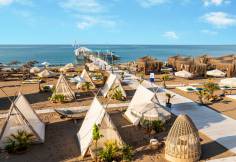 CONCORDE DELUXE RESORT Pools & Beach